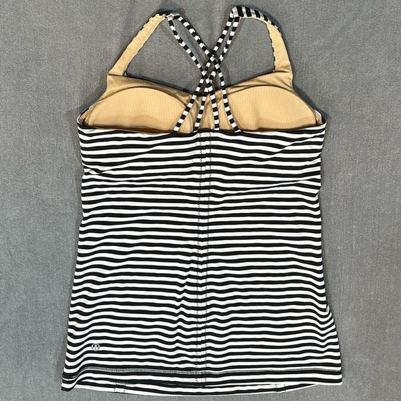 Lululemon Free to Be Tank Top in Classic Black & White Stripe - Size 6 - Picture 5 of 12
